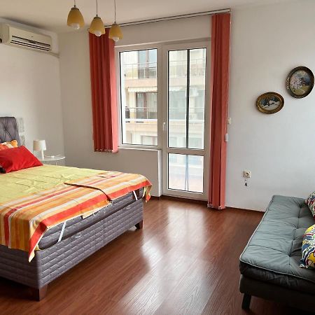 Milos Apartments Поморие Екстериор снимка