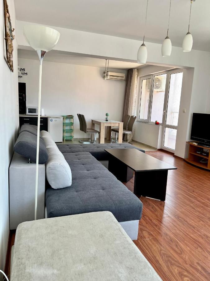 Milos Apartments Поморие Екстериор снимка