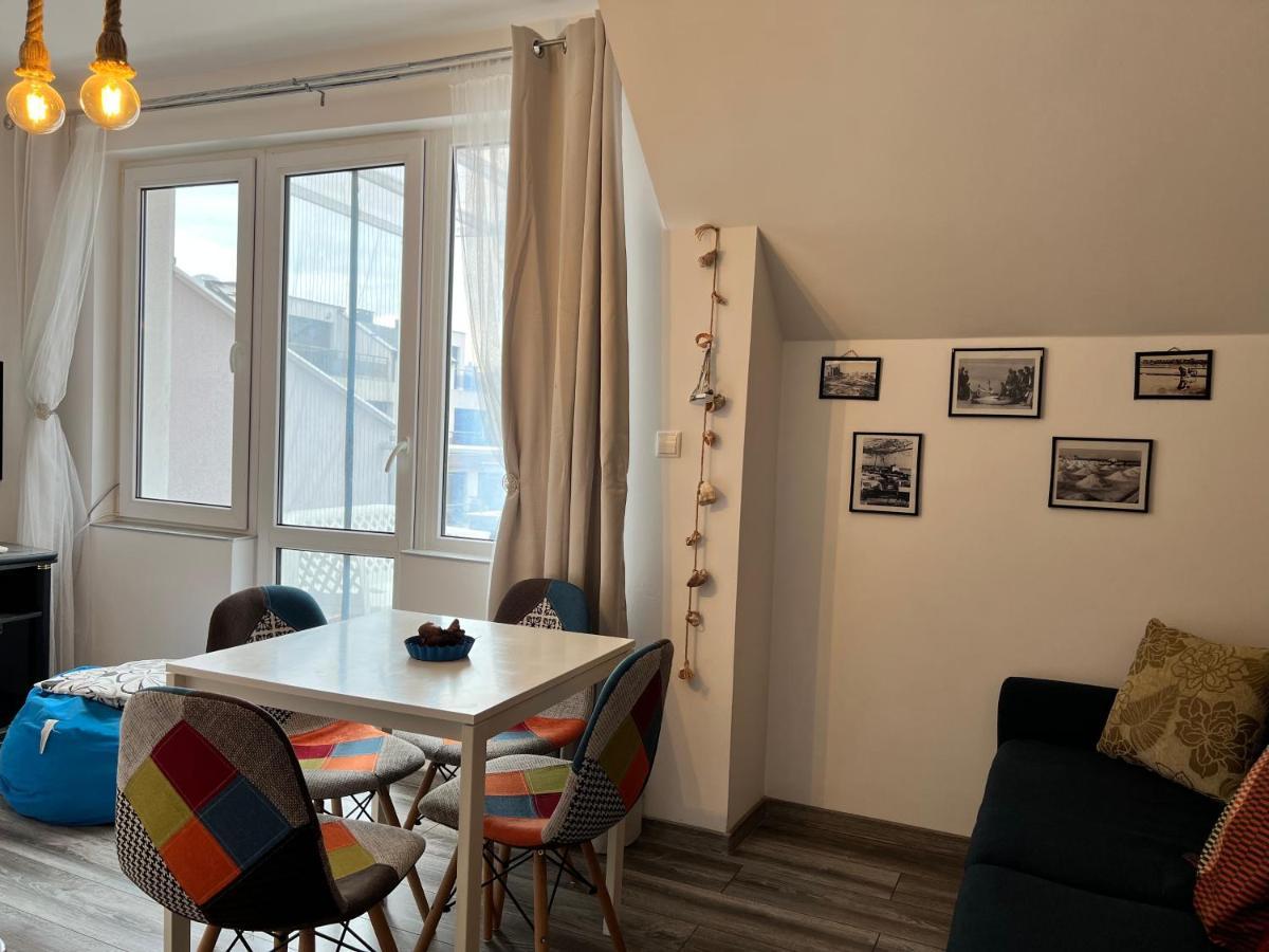 Milos Apartments Поморие Екстериор снимка