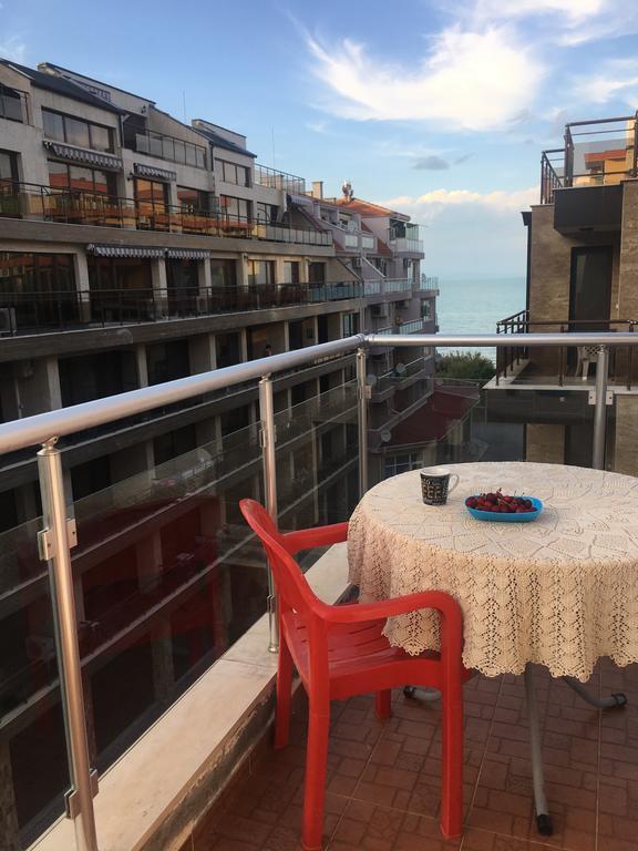 Milos Apartments Поморие Екстериор снимка
