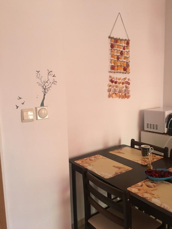 Milos Apartments Поморие Екстериор снимка