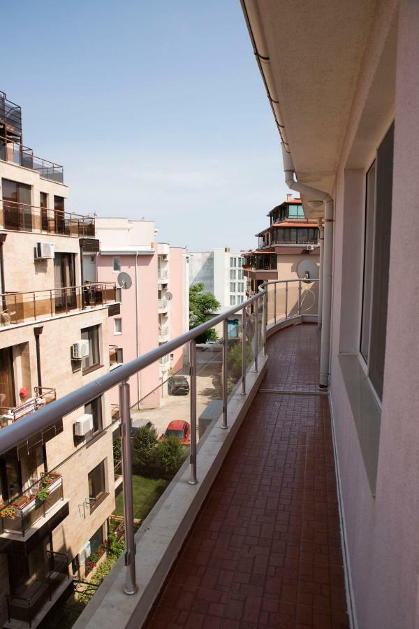 Milos Apartments Поморие Екстериор снимка