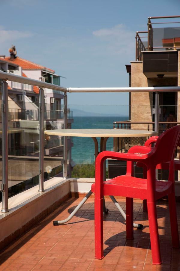 Milos Apartments Поморие Екстериор снимка