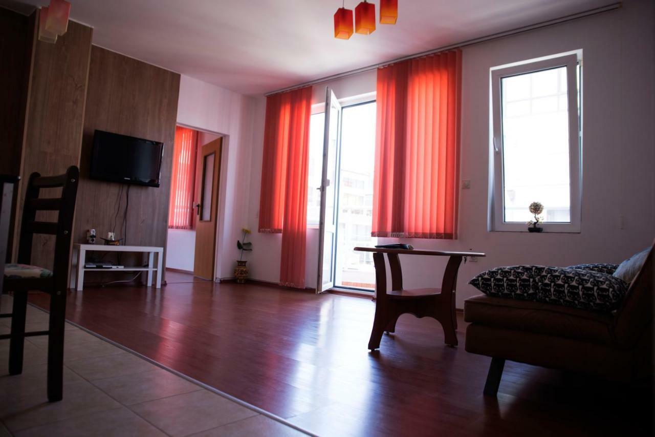 Milos Apartments Поморие Екстериор снимка